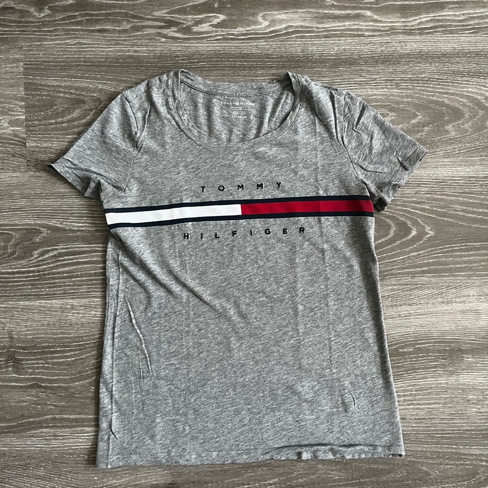 Tommy Hilfiger Women's Gray Tee with Red and White Accents